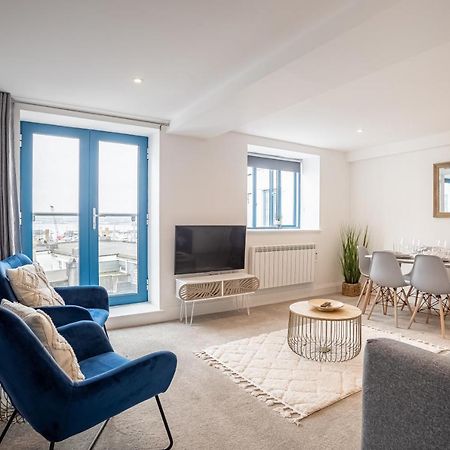 Elegant Fresh Spacious Two Bed Apartment - Juliet Balcony - Sea, Marina, Harbour Views, English Riviera Clock Tower Torquay Exterior photo