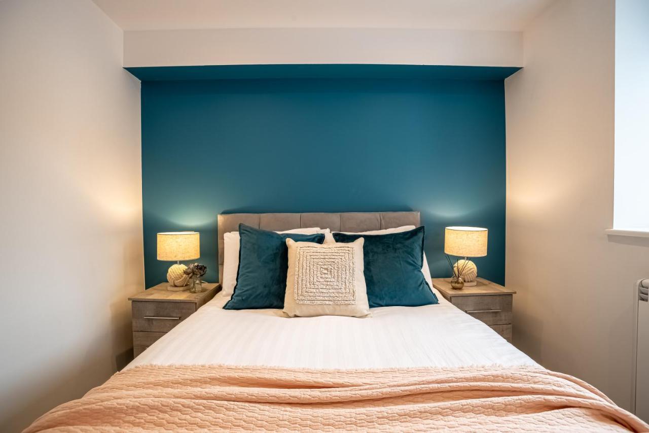 Elegant Fresh Spacious Two Bed Apartment - Juliet Balcony - Sea, Marina, Harbour Views, English Riviera Clock Tower Torquay Exterior photo