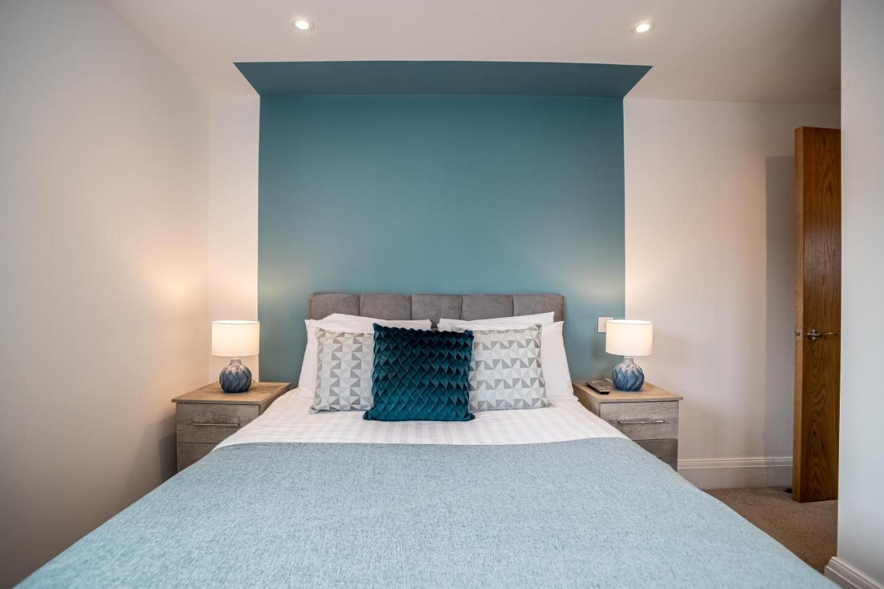 Elegant Fresh Spacious Two Bed Apartment - Juliet Balcony - Sea, Marina, Harbour Views, English Riviera Clock Tower Torquay Exterior photo